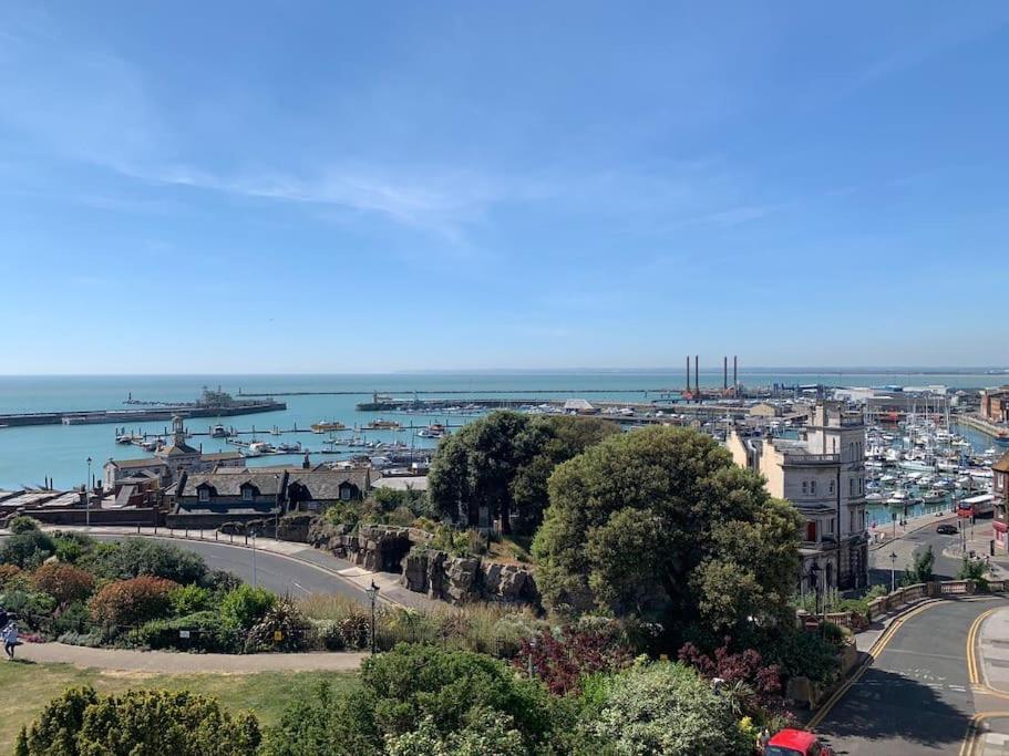 Georgian 5 Storey House, Seaviews, Cinema Room Ramsgate Exterior foto